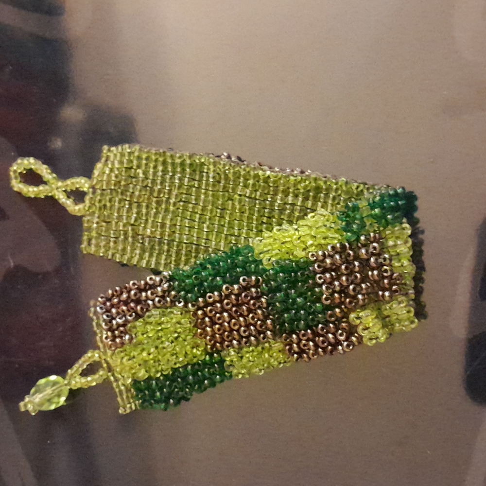 Stunning Vintage Handmade Beaded Bracelet - Picture 2 of 4